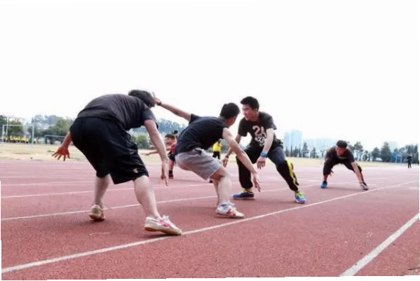 体育生如何科学提升运动表现：从训练到恢复的完整指南